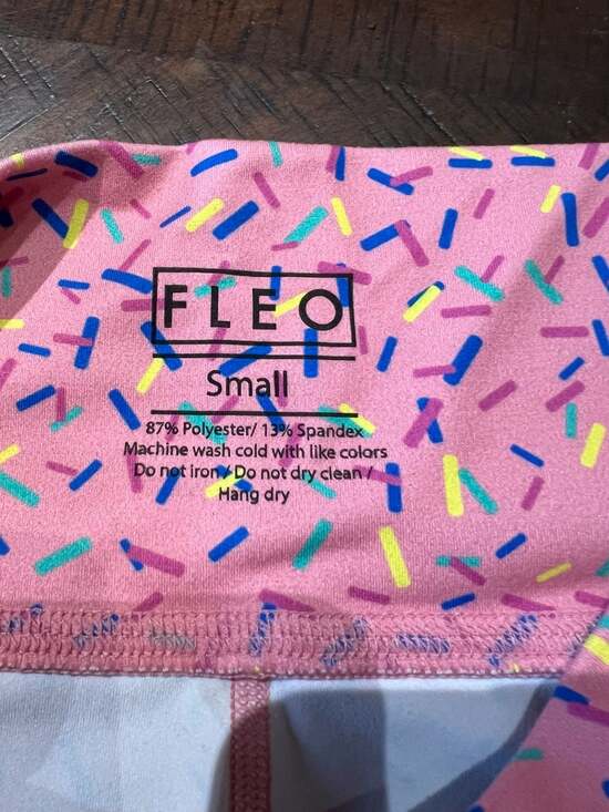 FLEO Women's Pink Sprinkles High-Waisted Gym Shorts Small - Picture 3 of 3